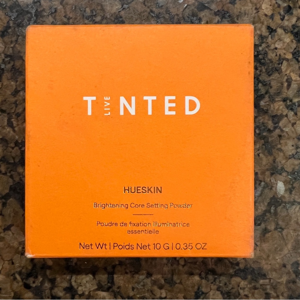 Live Tinted Hueskin Setting Powder - Light